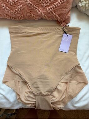 Honeylove High-Waist Shaping Queen Brief - Beige